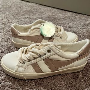 Women’s Gola Sneakers